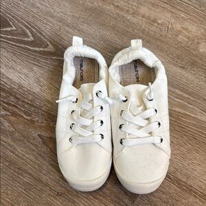 Maurices White Sneakers Low-Top Canvas Casual
